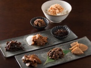 【進物の販売】食品未経験OK<12/1~12/31   聖蹟桜ヶ丘京王>こだわりの素材、しっかりした味で人気の佃煮など、袋入り / 箱入り / ギフトに人気!熨斗包装経験を活かしたお仕事◇時給1400~1500円+交通費 / 週払いOK / 9:00~18:00固定シフト◇20代.30代.40代.50代女性スタッフさん活躍中!<専用フォーム返信&オンラインで簡単登録>tan-F-asa