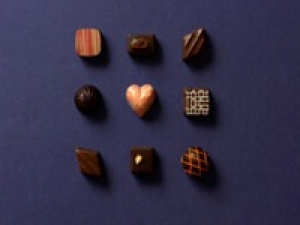 ◇未経験OK◇即日~長期 <GODIVA(ゴディバ)    イオンモールいわき小名浜>ベルギー発☆高級チョコレートの販売◇時給1250円+交通費 / 週払いOK◇甘すぎないビターな味も人気!何かしらの接客経験があればOK!20代.30代.40代男女活躍中!<専用フォーム返信&オンラインで簡単登録>FD-T-gdv①