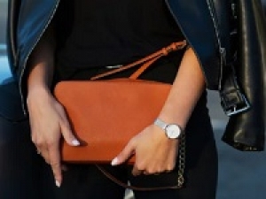 アパレル未経験OK＜3/1～4/30　函館丸井今井＞ 日本でも大人気のNYブランド『COACH(コーチ)』販売＆バックヤード◇親子で共有したりと幅広い年齢層が愛用◇時給1500～1550円＋交通費 / 週払いOK ◇ 学生.20代.30代.40代女性スタッフさん活躍中！＜専用フォーム返信＆オンラインで登録OK＞tan-A-ch