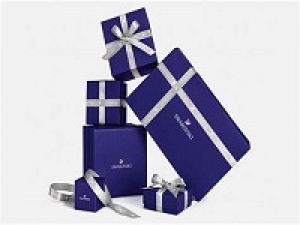 【12/1～2026.1/31   Xmas＆年末年始】クリスタルジュエリー/チャーム/オーナメント/雑貨販売　＜SWAROVSKI (スワロフスキー)  横浜ランドマークプラザ＞期間限定時給1500～1550円＋交通費 / 週払いOK◇1/1休館◇ジュエリー未経験OK◇商材問わずなにかしらの販売経験があればOK◇私服◇学生.20代.30代.40代.50代前半 女性活躍中！＜専用フォーム返信＆オンラインで簡単登録＞tan-A-Xmas-suwa