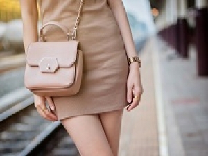 【GWのSALE販売応援】毎年人気案件！早めにお仕事確保◇繁忙期特別時給1700～1800円＋交◇未経験OK◇＜4/10～5/10　入間アウトレット＞日本でも大人気のアメリカファッションブランド◇バッグや小物の販売補助＆バックヤード◇学生.20代.30代女性スタッフ活躍中！週払いOK＜専用フォーム返信＆オンラインで簡単登録＞tan-A-gw-kate②-d