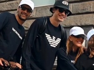 ■5/1～長期■時給1500円以上(経験有)+交通費■メンズ アパレル販売・バックヤード業務＜EMPORIO ARMANI｜エンポリオ アルマーニ 　阪急MEN'S TOKYO＞イタリア発モード界の帝王ブランドのセカンドライン■遊び心あるデザインが魅力■週払い可・社保完備・社販不要・駅から徒歩5分以内・20代.30代.40代.50代女性スタッフ活躍中！＜専用フォームの返信＆オンラインで簡単登録＞AP-T-EA