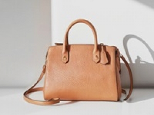 【年末年始のSALE販売応援】アパレル未経験・デビュー歓迎【12/16～2026.1/15】シーズナル時給1700～1800円+交＜幕張アウトレット＞アメリカ発の人気ファッションブランドでバッグや革小物の販売補助＆バックヤード◇週払いOK ◇ 学生.20代.30代.40代女性活躍中！＜専用フォーム返信＆オンラインで登録OK＞tan-A-sale-kate-d