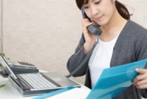 【浜松】福祉用具のレンタル卸会社＜営業事務＞土日休/時給1400円＋残業代25％UP！月収28万円以上！交通費支給もあり/週払いあり/車通勤OK☆受注のデータ入力と伝票発行/電話対応がメイン☆難しいPC操作は無し！☆タイピング早い方歓迎☆20代30代,40代前半女性活躍中！ ＜専用フォーム＆オンラインで簡単登録＞　OF-T-para-hama