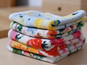 ■即日～長期■時給1600円以上(経験有)+交通費■＜FEILER（フェイラー）横浜そごう＞ドイツ発☆ふわふわな質感！どの世代にも愛される高品質＆親しみやすさが魅力◇ハンカチ / バッグ / ポーチ / クッション等【週払いOK / 制服貸与＆私服MIX / 駅から徒歩5分以内 / スタート日相談OK / 20代,30代,40代女性スタッフ活躍中】＜専用フォームの返信＆オンラインで簡単登録＞ AP-T-fei