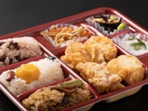 【夕方まで】◇新潟伊勢丹◇＜時給1550円＋交通費あり＞即日～長期★ふっくら美味しい♪おこわ弁当販売★あつあつの出来立てを販売★食品・惣菜・お弁当販売◇食品販売経験があればOK◇20代.30代.40代前半  女性スタッフさん活躍中＜週払いOK！制服有！交通費あり！＞＜専用フォーム返信＆オンラインで簡単登録＞ FD-T-yone①