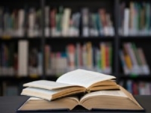 ＊即日～長期歩＊＜立川立飛ららぽーと＞書籍・文具・雑貨の老舗書店STAFF◇対面での接客経験あればOK◇時給1450～1500円＋交通費 / 週払いOK・社保有給完備＊20代,30代,40代.50代女性活躍中！＜専用フォーム返信＆オンラインで簡単登録＞AP-T-yrd