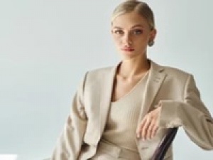 ◆長期◆時給1600(経験有)+交通費全額支給◆週3日～OK / 実働6H時短勤務◆＜UNTITLED / アンタイトル　小矢部アウトレット＞レディース＆メンズアパレル販売スタッフ募集♪★20代,30代,40代女性スタッフ活躍中・週払いOK・社保有給完備★ ＜専用フォーム返信＆オンラインで簡単登録＞AP-T-wr-ant