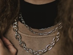 【実働4～5H / 時短】12/23～1/8＜有楽町マルイ＞未経験歓迎！自由な感性と感覚、ほどよいモードなアクセサリーや雑貨の販売◇商材問わず何らかの販売経験＋レジ経験があればOK◇時給1550～1600円＋交通費◇私服◇学生.20代.30代.40代.50代前半女性活躍中！＜専用フォームの返信＆オンラインで登録OK＞tan-A-infor