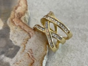 未経験歓迎！好きな商品着用＆会期後プレゼント！【実働6H時短勤務 / 週3日～相談OK】6/17～7/1 POP UP【soie(ソワ)】時給1500～1600円＋交通費＜池袋ルミネ＞有名人も多数着用♪雑誌掲載で大人気！ 甘すぎない大人可愛いプチプラなジュエリーブランド◇ステンレス素材でお肌にも◎一律価格でおススメしやすさも◎ 週払いOK / ネイル＆髪色OK / 20代.30代.40代前半女性スタッフさん活躍中！＜専用フォームの返信＆オンラインで登録OK＞tan-A-soi