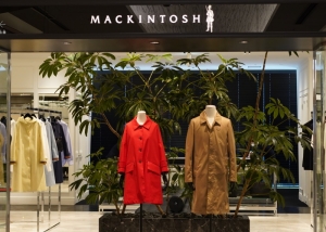 【正社員】アパレル未経験OK・スタート日相談出来ます◆即日～長期◆＜マッキントッシュ(MACKINTOSH)　玉川高島屋＞ステンカラーコートは永久定番！【年棒270～390万円 / 通勤手当ほか各種手当・保険・休暇完備】★駅から徒歩5分以内・20代,30代女性活躍中！　 AP-g-mac