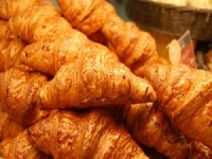 ＜ベーカリー販売＞時給1450～1500円＋交＜東京駅＞ベーカリー未経験OK！有名ベーカリーショップで販売STAFF◇リピーターさんも多い人気店♪ スタート日相談OK！販売 / レジ / 品出し / 袋詰め / 一部量り売り(未経験OK)◇20代.30代.40代女性スタッフさん多数活躍中！週払い可 / 社保完備 / 有給あり / 駅チカ勤務＜専用フォーム返信＆オンラインで簡単登録＞FD-T-iroiro-pan