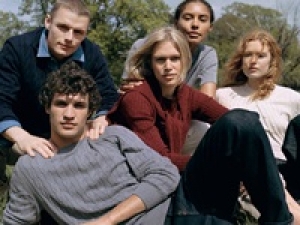 ＜men&#039;s・Ladies＞9/1～10/31＜TOMMY HILFIGER (トミーヒルフィガー)　錦糸町パルコ＞NYで誕生したライフスタイルブランドの複合店でアパレル販売◇時給1450円＋交通費 /週払いOK / 制服貸与 / 20代.30代男女活躍中！＜専用フォーム返信＆オンラインで簡単登録＞tan-A-tomh