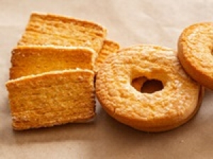 年末年始の洋菓子販売　12/1～1/15【週4日 / 9:00～18:00】未経験歓迎！バターの香りと味わいを楽しめるスイーツブランドで洋菓子販売＜東京グランスタ＞  時給1500～1600円＋交通費 / 週払いOK / Wワーク / 扶養内 / 何かしらの販売経験があればOK / 期間限定の好条件＆高時給 / テキパキ動く事が好きな方におススメ！学生.20代.30代.40代女性スタッフさん活躍中！＜専用フォーム返信＆オンラインで簡単登録＞tan-F-pl-god