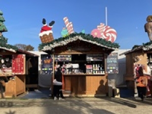 前回も大好評！未経験歓迎！イベントSTAFF【11/21～12/25   Xmasマーケット　明治神宮外苑】時給1500円＋交通費 ＜Clipper / クリッパー＞紅茶(ティーバッグ)・チョコレート・シュトレンの販売◇カジュアルな私服でOK / コート支給あり◇ 週払いOK / 実働5～6H時短 / WワークOK / 扶養内 / 学生.20代.30代男女スタッフさん活躍中！＜専用フォーム返信＆オンラインで簡単登録＞tan-O-san-Xmas