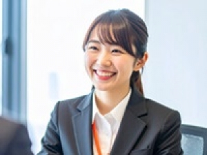 残り枠わずか！スキマ時間にお仕事【9/20(土)　 5Fショールーム受付】時給1400～1450円＋交通費支給 / 週払いOK【新宿駅 / 西新宿駅 / 都庁前駅】受付 / 他フロアとの連絡 / 社員さんへの連絡など◇丁寧な接客ができればOK◇【未経験】学生さん/20代.30代の男女活躍中！書類選考のみ【スカートスーツ＋黒のパンプス / パンツも相談OK】＜専用フォーム返信＆オンラインで簡単登録＞tan-O-san-sin②