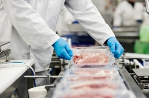 即日～長期＜8:00～13:00・実働5H＞スーパーで精肉加工の補助 / パック詰め・ひき肉製造・品出し等◇実籾駅から徒歩3分◇時給1550円＋交通費あり/週払いOK◇週4～5日×実働5時間で無理なく働ける！Wワーク扶養内もOK！20代～50代男女活躍中！＜専用フォーム返信＆オンラインで簡単登録＞OT-T-yma-niku-mimo⓶