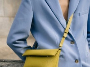 【年末年始のSALE販売応援】アパレル未経験・デビュー歓迎【12/16～2026.1/15】シーズナル時給1700～1800円+交＜あみアウトレット＞アメリカ発の人気ファッションブランドでバッグや革小物の販売補助＆バックヤード◇週払いOK / 車通勤OK◇ 学生.20代.30代.40代女性活躍中！＜専用フォーム返信＆オンラインで登録OK＞tan-A-sale-kate-d