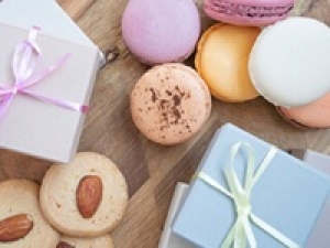 年大人気の為早めのエントリーをおススメ！ ＼未経験歓迎／【2026ホワイトデー】3/10(設営)～3/16＜新宿伊勢丹＞遊び心たっぷりのアートセンスが光る、フランスのパティシエが作る鮮やかなマカロンやプチタルトなど◇ホワイトデーの販売STAFF◇◇時給1500～1600円＋交通費 / 週払いOK / Wワーク / 扶養内 / 学生.20代.30代.40代.50代男女スタッフさん活躍中！ ＜専用フォーム返信＆オンラインで簡単登録＞tan-F-WD-jw-sev①