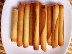 ◆【バックヤード / 配送作り】即日～12/31 ・週3～OK『日本橋三越』日給13000円＋交通費（時給換算1733円）◇ロール型のクッキーは代表商品！手土産、日本土産の大定番！＜品出し・列整理・配送作りなど＞学生.20代.30代.40代女性活躍中！＜専用フォーム返信＆オンラインで登録OK＞tan-F-yoku-mane