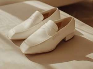 【レディースシューズ】即日～長期 ＜ハーモニープロダクツ  セレクト /  銀座松屋＞可愛いからきれい目までバリエーション豊富なレディースシューズブランドのセレクトショップで販売◇ 時給1500円(経験あり)＋交通費 / 週払いOK / 私服勤務 / 20代.30代.40代女性スタッフさん活躍中！＜専用フォームの返信＆オンラインで登録OK＞AP-T-harm