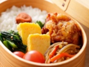 ■時給UP期間中■【惣菜・お弁当販売】即日～長期＜東京大丸＞創業以来変わらない品質の美味しさで年代問わず人気の有名店！◇食品未経験OK◇時給1600円＋交通費 / 週払いOK / 20代.30代.40代男女スタッフさん多数活躍中！＜専用フォーム返信＆オンラインで簡単登録＞FD-T-mai①-d