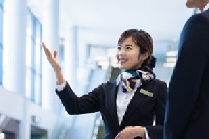 《即日～長期》未経験歓迎！インフォメーション業務＊あなたの笑顔が商業施設の顔になる！＜有楽町マルイ＞ 異業種からの転職・接客スキル・語学を活かしたい方におすすめ！＊時給1600円/月収例28万円/交通費支給/週払いOK/制服有り/朝はゆっくり10:30から/お休み希望 月4回OK！20代～50代前半女性活躍中！＜専用フォームの返信＆オンラインで簡単登録＞ OF-T-maru