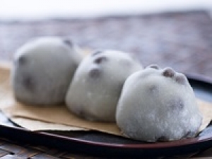 ■時給UP期間中■即日～長期＜渋谷東急フードショー＞もちもちのどら焼き、サクサクのおかき等☆上品なパッケージで手土産にも喜ばれる☆季節を楽しむ和菓子販売◇時給1550円＋交通費支給 / 週払いOK / 和菓子未経験OK！プライベートも充実！20代30代.40代.50代前半女性スタッフさん多数活躍中◇社保完備/有給あり/週払い可＜専用フォーム返信＆オンラインで簡単登録＞FD-T-ginbo①-d