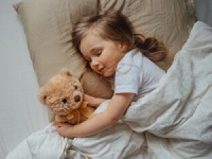 ◆即日～長期◆時給1500円(経験有)+交◆＜tartine et chocolat / タルティーヌ・エ・ショコラ　新宿伊勢丹＞老舗子供服ブランド♪ ヨーロピアンカジュアルな可愛さ100％☆子供服販売経験者優遇【週払いOK / 私服勤務 / 社保有給完備 / 駅から徒歩5分以内 / 20代,30代,40代前半女性スタッフ活躍中】＜専用フォームの返信＆オンラインで簡単登録＞AP-T-trtch-d