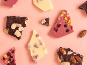 長期・週3～4日＜横浜そごう＞菓子未経験OK◇お配りチョコの定番！ショコラティエが一つ一つ丁寧に手作りする手のひらサイズの可愛いチョコパレットが人気◇洋菓子販売◇時給1550円＋交通費 / 週払いOK /  学生.20代.30代.40代.50代女性活躍中！＜専用フォーム返信＆オンラインで簡単登録＞FD-T-jw-bela①