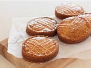 即日～長期【 実働7～7.5H相談OK】時給1500円+交＜東京大丸＞神戸発の老舗洋菓子メーカーが展開するブランド◇バターを楽しむ焼き菓子専門店◇実働時間内に着替え時間あり / 週払いOK / 制服貸与 / 20代.30代40代前半女性スタッフさん多数活躍中！＜専用フォーム返信＆オンラインで簡単登録＞FD-T-moz-gareo①