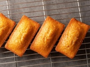 ◇即日～長期◇菓子未経験さん歓迎＜渋谷ヒカリエ＞バターを使ったフィナンシェ・ガレット販売のお仕事◇時給1500円＋交通費◇何らかの食品販売経験があればエントリーＯＫ！素敵な制服貸与◇週払いOK◇学生.20代.30代.40代.50代前半 男女活躍中！＜専用フォーム返信＆オンラインで簡単登録＞FD-T-ed-but