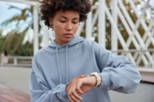 【契約社員】グローバル企業で働く！スイス発・カジュアルウォッチの販売スタッフ募集■-■Swatch スォッチ / 大阪エリア■-■月給22万～ /  社会保険完備 / 福利厚生・各種制度充実 / 正社員登用あり■-■  AP-swat