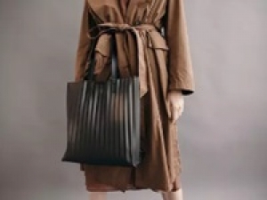 ■即日～長期■週3～4日■時給1500円(経験有)+交通費＜モードアパレル＆ファッション雑貨のコンセプトショップ / 上野パルコヤ＞ アパレルの他、バッグやシューズ、雑貨を集めたショップ■服装貸与・髪色ネイル自由・週払いOK・20代,30代,40代前半女性スタッフ活躍中！＜専用フォームの返信＆オンラインで簡単登録＞ AP-T-Ｄ-pr1-d