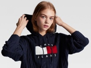 ■長期■時給1500円(経験有)+交通費全額支給■アパレル未経験OK！■＜TOMMY HILFIGER /トミーヒルフィガー　テラスモール湘南＞NYで誕生したライフスタイルブランド【車通勤OK・週払いOK・制服貸与・ブランク有,経験浅い方もOK・20代,30代男女スタッフ活躍中】＜専用フォーム返信＆オンラインで簡単登録＞ AP-T-tomh