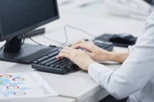 【京橋】大手企業の財務部で経理データの入力業務☆医療/福祉関連のベッドや用具の製造・販売・レンタル卸を行うホールディングス企業☆土日祝休み/残業少なめ☆時給1750円+交通費支給/月収例29万円/週払いOK☆会計ソフトへのデータ入力と簡単な経理事務/資格や知識は無くてもOK！☆ 20代30代,40代前半女性活躍中！＜専用フォーム返信＆オンラインで登録完了＞　OF-T-para-kyobashi-jim
