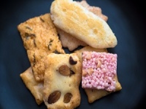 即日～長期＜池袋東武＞もちもちのどら焼き、サクサクのおかき等☆上品なパッケージで手土産にも喜ばれる☆季節を楽しむ和菓子販売◇時給1500～1600円＋交通費支給 / 週払いOK / 和菓子未経験OK！プライベートも充実！20代30代.40代.50代前半女性スタッフさん多数活躍中◇社保完備/有給あり/週払い可＜専用フォーム返信＆オンラインで簡単登録＞FD-T-ginbo①-d