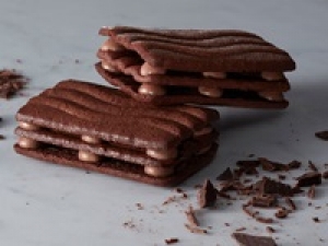 【未経験歓迎】12/10～1/20  ＜池袋駅構内＞年末年始の特別時給1600～1700円＋交通費◇スタイリッシュなパッケージでも人気『THE CAMPANELLA TOKYO (ザカンパネラ東京)』幅広い層に「喜ばれる東京土産」の箱入りショコラ菓子販売◇洋菓子が好き、興味があるなど大歓迎◇週払いOK◇週3～5日 / 遅番 ◇扶養内◇Wワーク◇学生.20代.30代女性活躍中！＜専用フォーム返信＆オンラインで簡単登録＞tan-f-kanp①