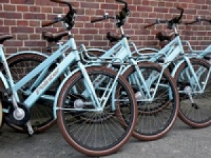 ＜3/9～4/8 短期1ヶ月＞自転車販売のアシスタントスタッフ【ダイワサイクル　住道店】 自転車知識はなくてもOK！ご希望をヒアリング後&rarr;社員さんへバトンタッチ♪ レジ無し◇高時給1650～1700円＋交/ 週払いOK / 週3～5日 / 実働8H・相談OK / 月給例29万以上 / 接客販売経験があればエントリーOK / デニム&amp;スニーカーOK / 学生.20代.30代.40代.50代男女活躍中！＜専用フォーム返信＆LINEビデオで簡単登録＞ TN-K-da