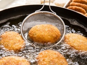 ■時給UP期間中■ 【厨房】即日～長期 / 早番 ＜とんかつ まい泉 / 横浜そごう＞ヒレカツサンドはロングセラー！こだわりのとんかつ専門店の厨房でお仕事◇時給1600円＋交通費 / 週払いOK / 20代.30代.40代前半 男女スタッフさん多数活躍中！＜専用フォーム返信＆オンラインで簡単登録＞FD-T-mai①