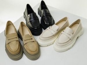 ◆長期◆時給1600円(経験有)・交通費全額支給◆アパレル未経験OK◆<REGAL FACTORY STORE (リーガルファクトリーストア) ふかや花園アウトレット>メンズ&レデイ―スのシューズ販売◇実働6H~時短勤務の相談OK◇20代,30代,40代.50代男女スタッフさん活躍中!【車通勤OK・新幹線通勤相談可・週払いOK・社保有給完備・社販なし / 私服】<専用フォームの返信&オンラインで簡単登録>ap-T-regl