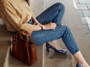 ＼未経験積極採用／ 週2～相談OK【GWのSALE販売応援 　4/9～5/9　小矢部アウトレット】シーズン時給1600～1650円＋交◇バッグや革小物の販売＆バックヤード◇カフェやファーストフード店・飲食店での接客、催事販売で短期アルバイト経験など歓迎◇週払いOK / Wワーク / 扶養内 / 制服貸与 / 車通勤OK / 学生.20代.30代女性スタッフさん活躍中！＜専用フォーム返信＆オンラインで登録OK＞tan-A-GW-micha①