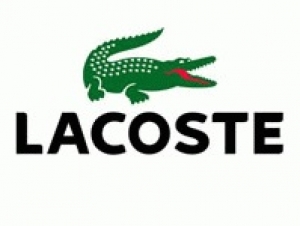 ポロシャツでおなじみ！ラコステ/LACOSTEで販売♪＠越谷レイクタウン■長期■時給1450～1600円(経験有)・交通費支給■ブランドコラボでも人気！スポーツからデイリーまでトレンドを組み合わせたスタイル提案【未経験OK・週払いOK・社保有給完備・社販50％OFF！・20代,30代,40代前半男女スタッフ活躍中】＜WEB/来社 選べる登録方法◆履歴書不要＞ AP-g-LA