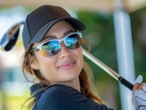 ■即日～長期■時給1500円以上(経験有)+交通費支給■＜日本橋高島屋＞未経験・経験が浅い方も相談OK！ゴルフウェア販売■シンプル&times;クラッシック&times;上質な大人スタイルに定評があるゴルフブランド◆ゴルフの知識がなくてもOK【週払いOK・制服貸与あり・20代,30代,40代.50代前半女性スタッフ活躍中・駅から徒歩5分以内】＜専用フォームの返信＆オンラインで簡単登録＞AP-T-zo