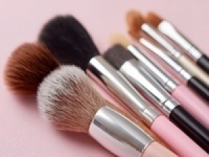 ＜４/22～4/28 POP UP　日本橋三越＞◆コスメ未経験OK◆〖晃祐堂（KOYUDO）〗ギフトにも人気！極上の肌触りと、洗練されたデザインが魅力！普段のメイクを格上げ★化粧筆の販売◇時給1500円＋交通費 / 週払いOK / 私服勤務 / 20代.30代.40代女性スタッフさん活躍中！＜専用フォームの返信＆オンラインで簡単登録＞tan-A-koyu