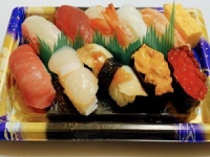 【すし将 / 年末お寿司販売】書類選考のみ / 未経験歓迎＜12/31  単日　北千住マルイ＞日給12,000円(時給換算1,714円)＋交通費◇7時間以上勤務した場合は残業手当あり(25％割増 /時給2142円)★1日でしっかり稼げる！大人気のパック入りお寿司の催事店舗で販売◇学生/20代.30代.40代.50代 女性スタッフさん活躍中！＜専用フォームの返信＆オンラインで登録OK＞tan-F-syo①