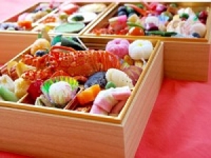 毎年人気のお仕事が今年も募集スタート！エントリーはお早目に♪【未経験OK！年末おせち販売】12/27～12/31＜柏高島屋＞料亭のおもてなしがそのままおせちで味わえる毎年人気のおせち◇時給1450～1550円＋交通費/ 週払いOK / 何らかの販売経験＋レジ経験があればOK / 学生.20代.30代.40代女性スタッフさん活躍中！＜専用フォーム返信＆オンラインで簡単登録＞tan-F-nada-han