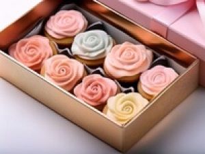 【2026年ホワイトデー】毎年未経験の方も大活躍！エントリーはお早目に！＜3/4(設営)～3/18　渋谷東急フードショー＞この時期限定商品は毎年売り切れ必須！チョコレートや焼き菓子など洋菓子販売◇時給1450～1550円＋交通費 / 週払いOK /  学生.20代.30代.40代.50代女性活躍中！＜専用フォーム返信＆オンラインで簡単登録＞tan-F-WD-monro-lepp②