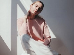 ◆即日～長期◆時給1600円以上(経験有)・交通費支給＜three dots / スリードッツ　表参道店＞シンプルで美しいシルエットが人気のロサンゼルス発ブランド◆インセンティブ制度アリ・週払いOK・社保有給完備・20代,30代,40代女性スタッフ活躍中！＜専用フォームの返信＆オンラインで簡単登録＞ AP-T-3d