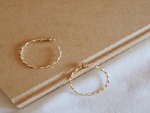 ＜即日～長期＞時給1500円以上(経験有)+交通費全額支給◇アクセサリー＆ファッション雑貨販売＜上野パルコヤ＞2◇週払い可・スタート時は服装貸与＆私服でOK◇20代,30代,40代.50代女性スタッフ活躍中！＜専用フォーム返信＆オンラインで簡単登録＞ AP-T-rapi